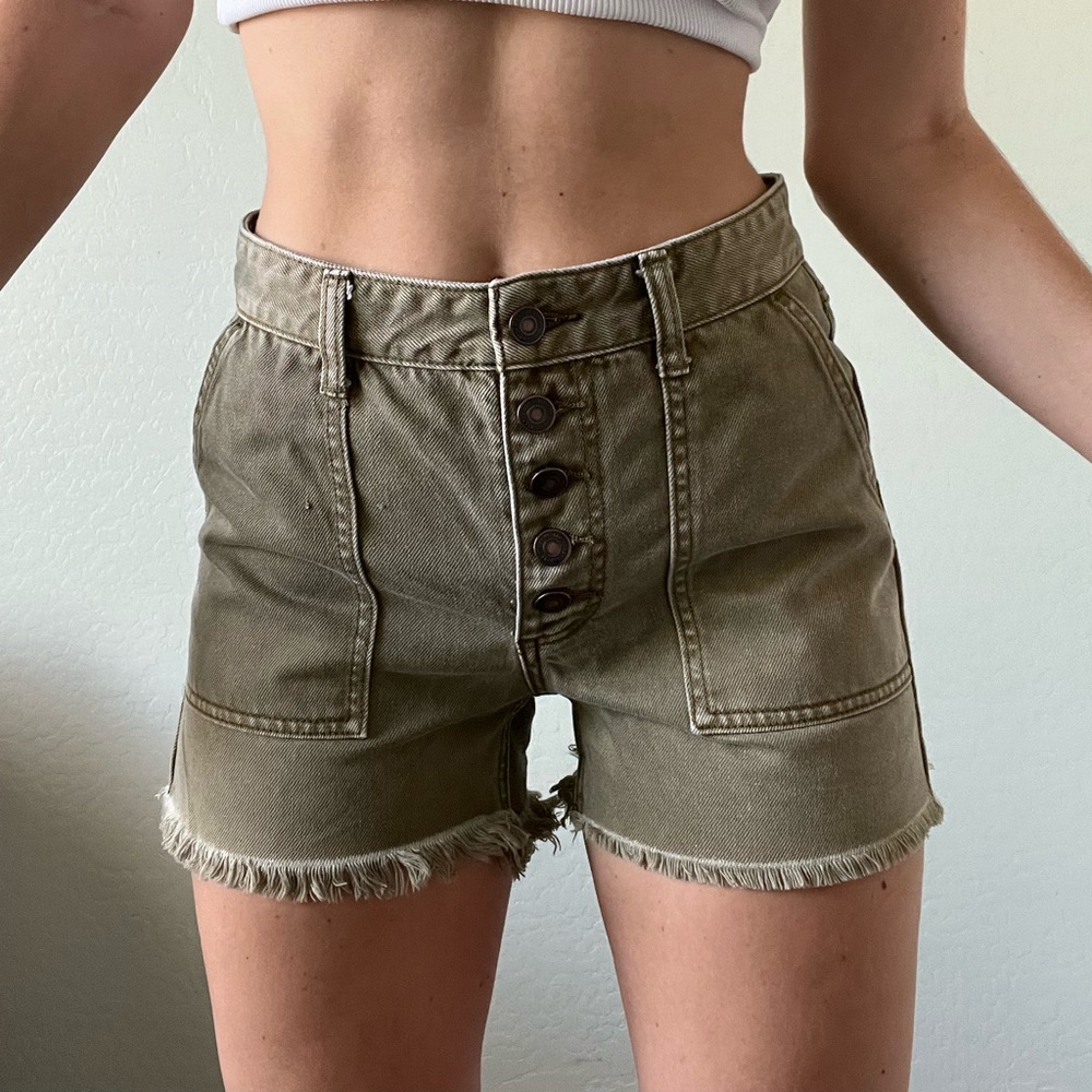 Green We The Free Waist 25 Buttoned Shorts